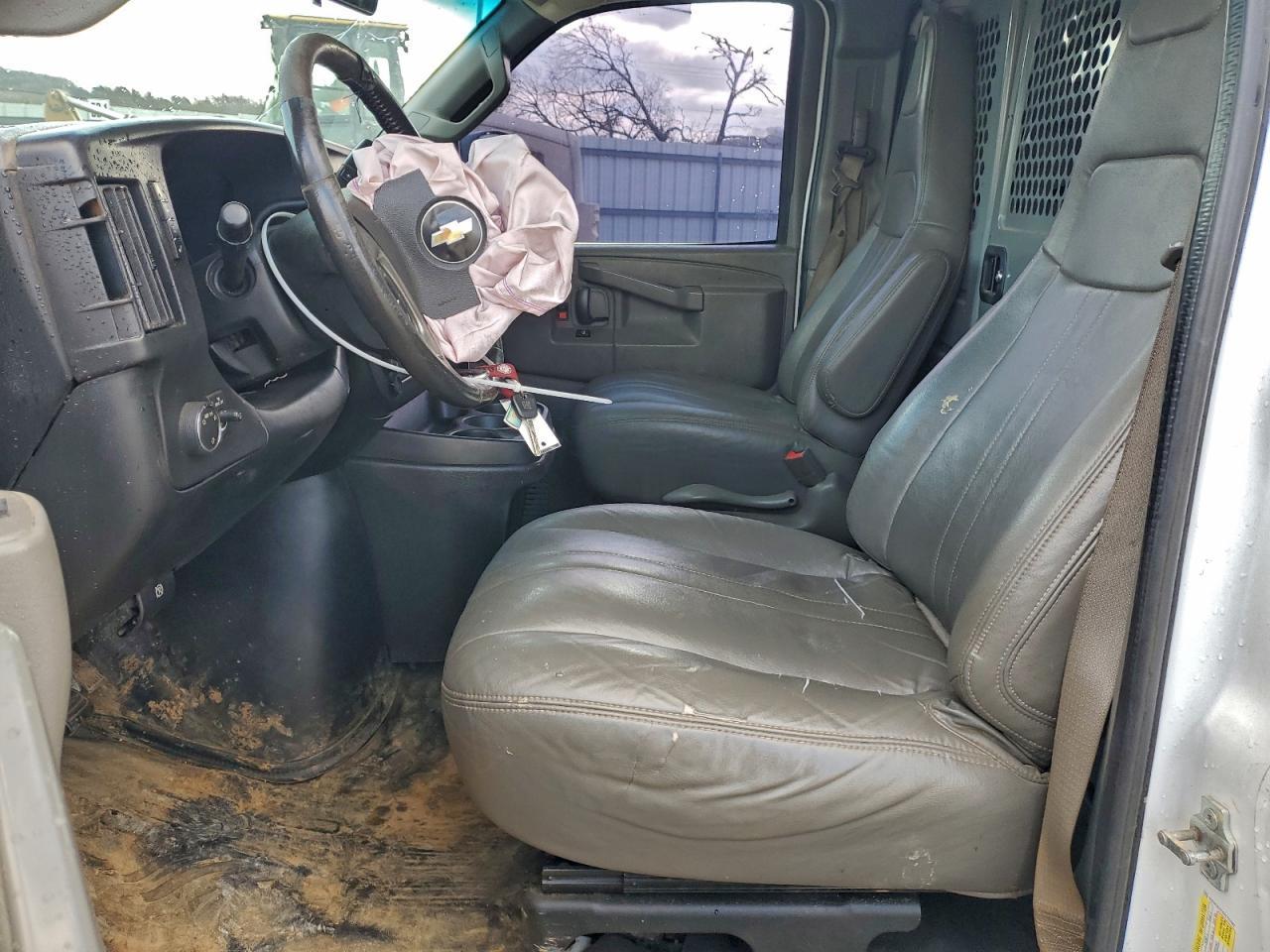 2017 Chevrolet Express G2500 - Фото 7