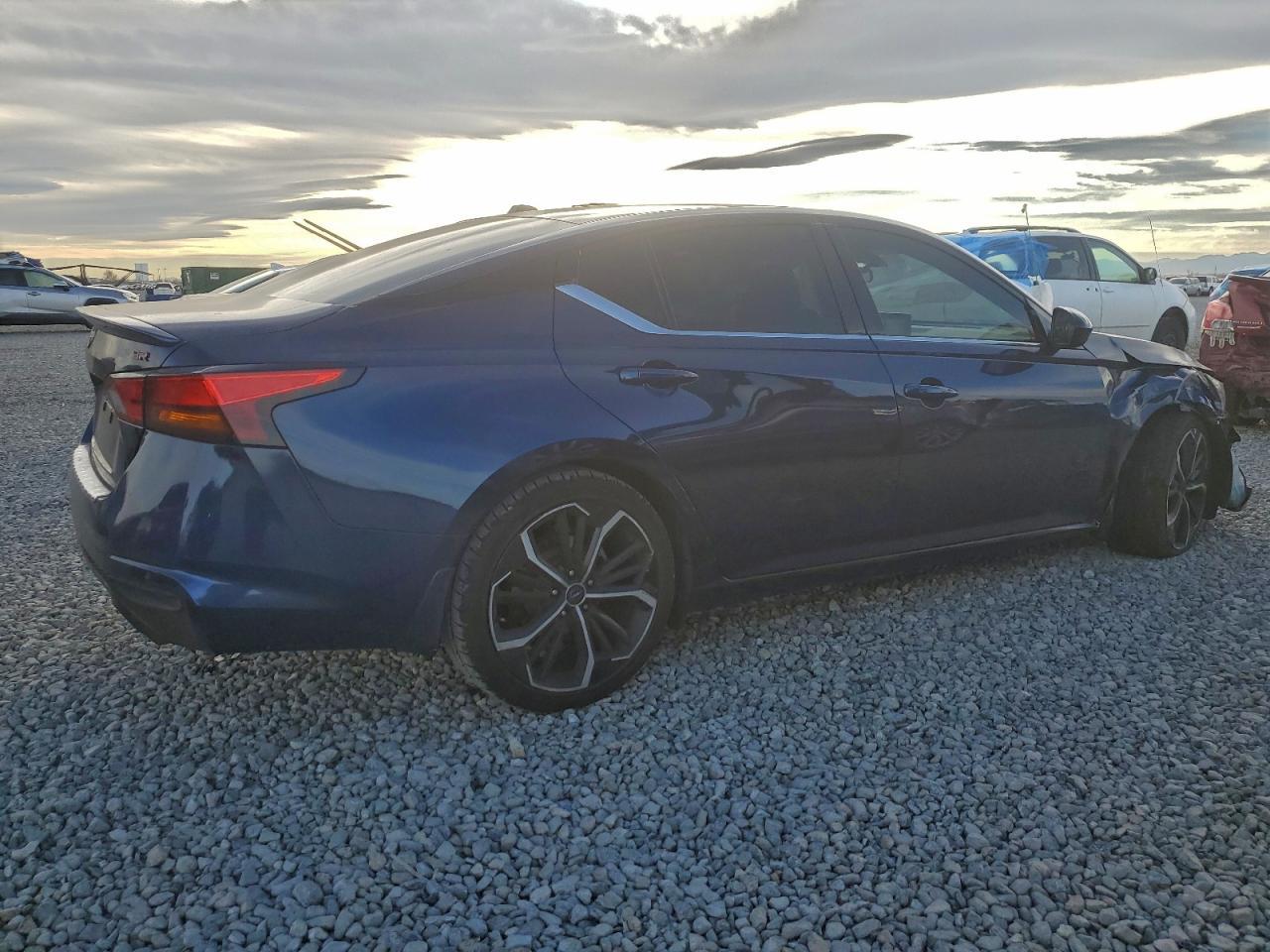 2023 Nissan Altima Sr - Фото 3