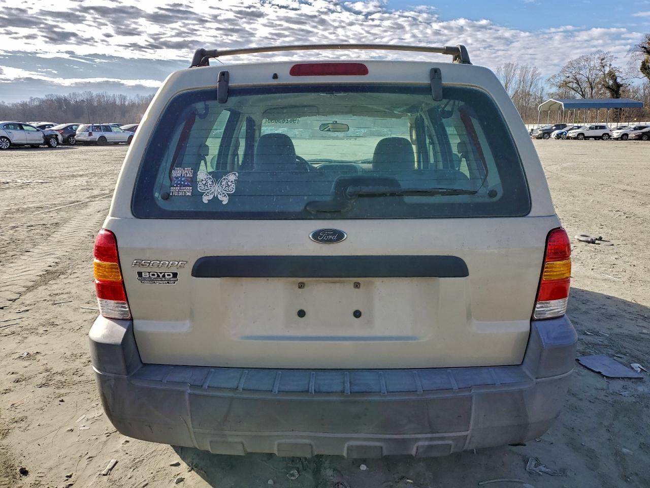 2005 Ford Escape Xls - Image 6