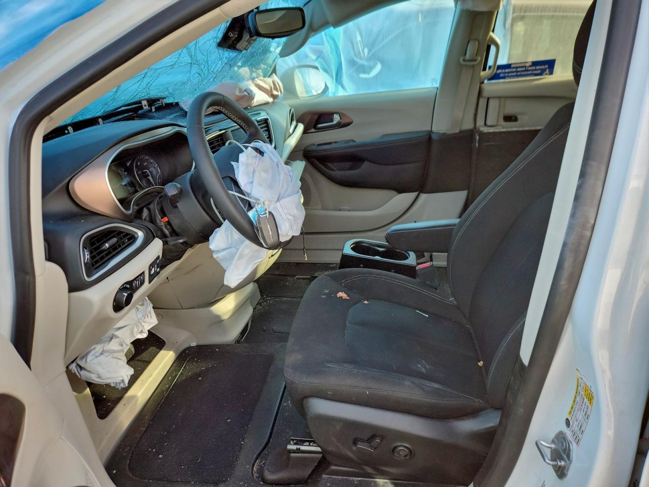 2023 Chrysler Voyager Lx - Фото 7