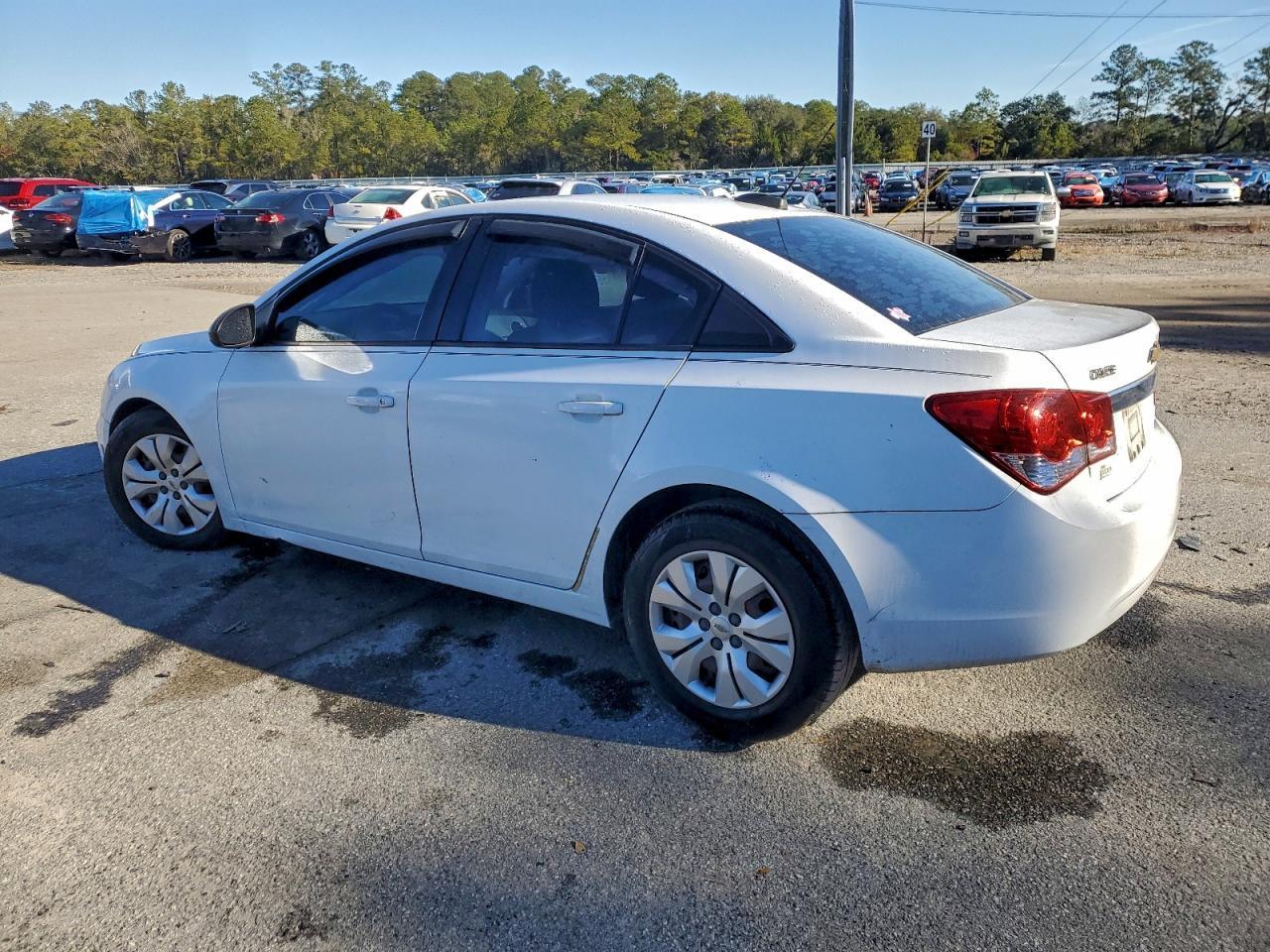 2015 Chevrolet Cruze Ls - Image 2