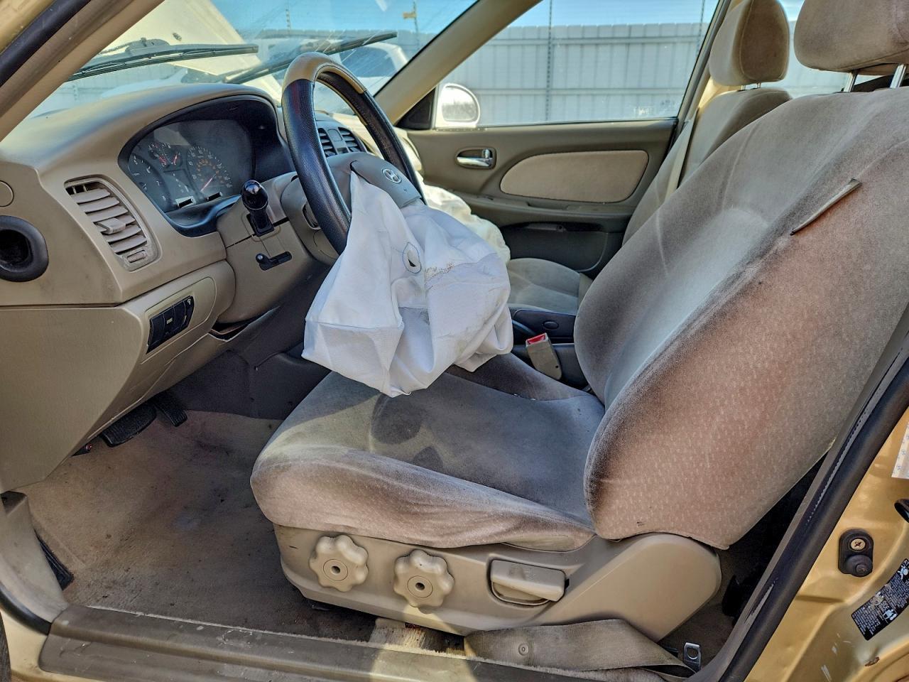 2002 Hyundai Sonata Base - Image 7