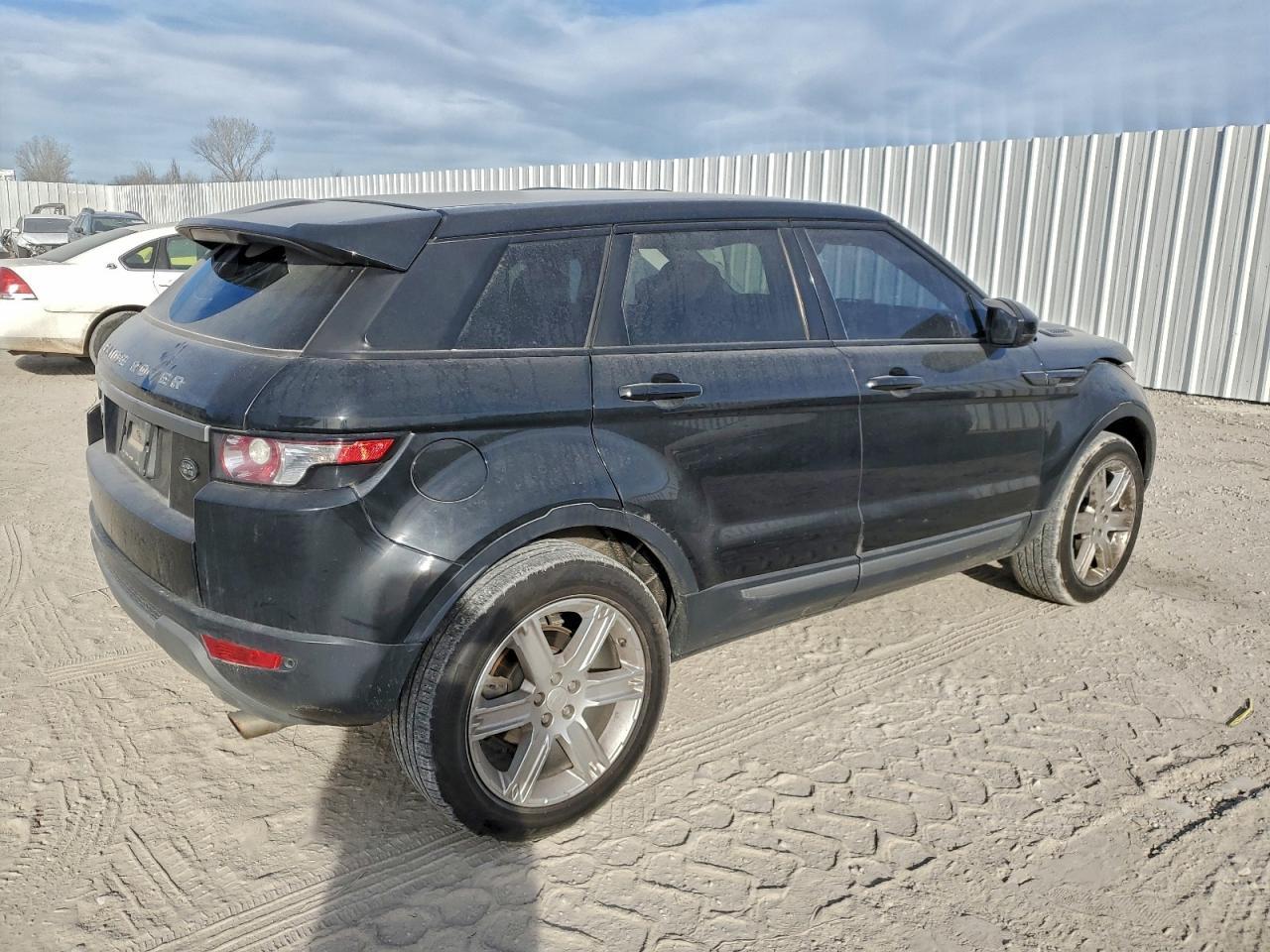 2015 Land Rover Range Rover Evoque Pure Plus - Image 3