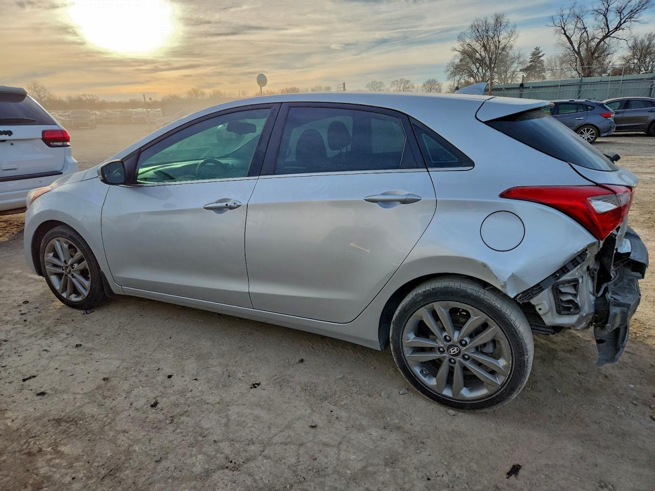 2016 Hyundai Elantra Gt - Фото 2