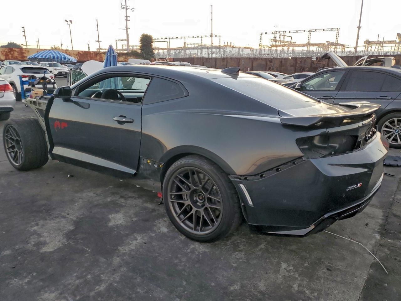 2018 Chevrolet Camaro Zl1 - Image 2