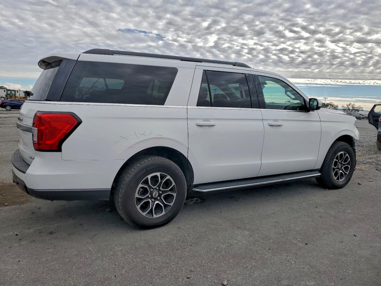 2023 Ford Expedition Max Xlt - Фото 3