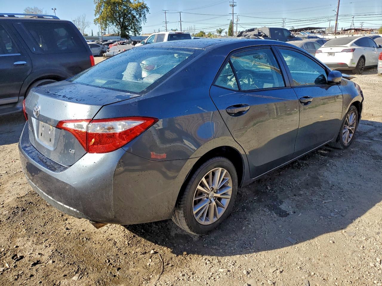 2015 Toyota Corolla Le Plus - Фото 3