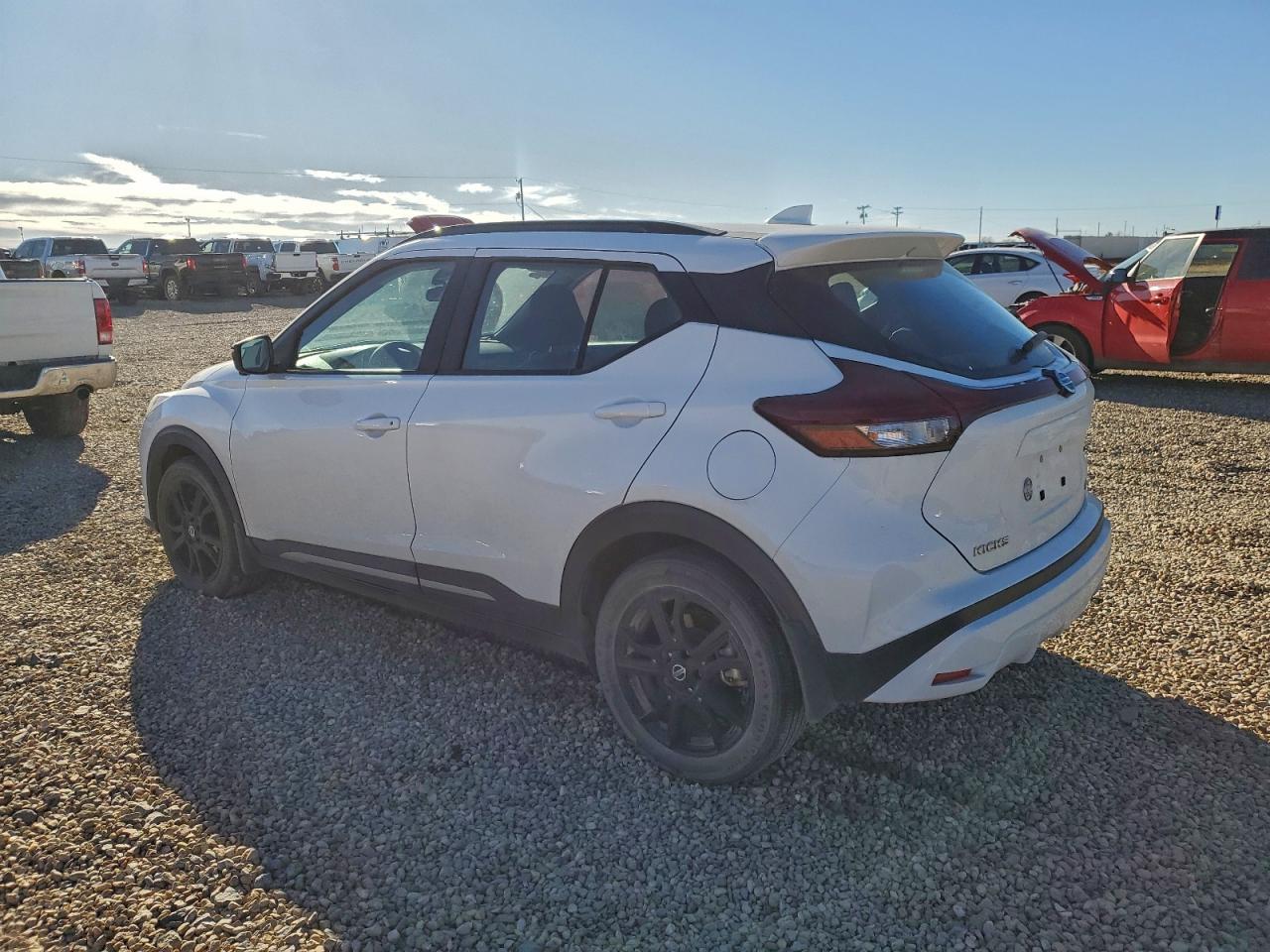 2021 Nissan Kicks Sr - Image 2