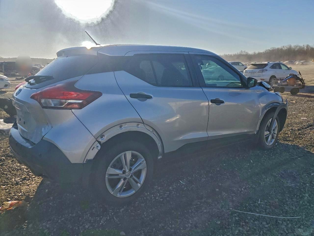 2020 Nissan Kicks S - Фото 3