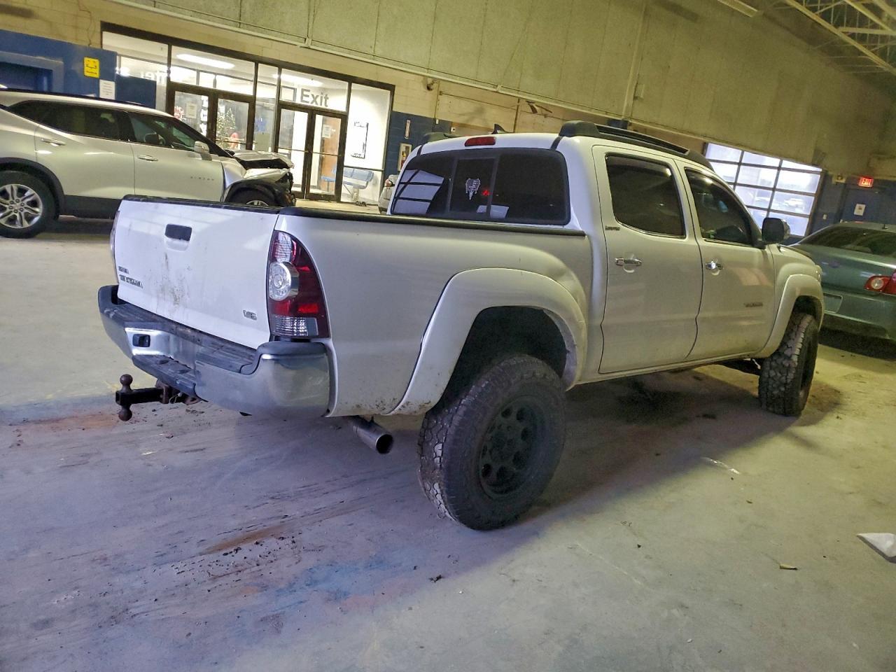2013 Toyota Tacoma Double Cab - Image 3