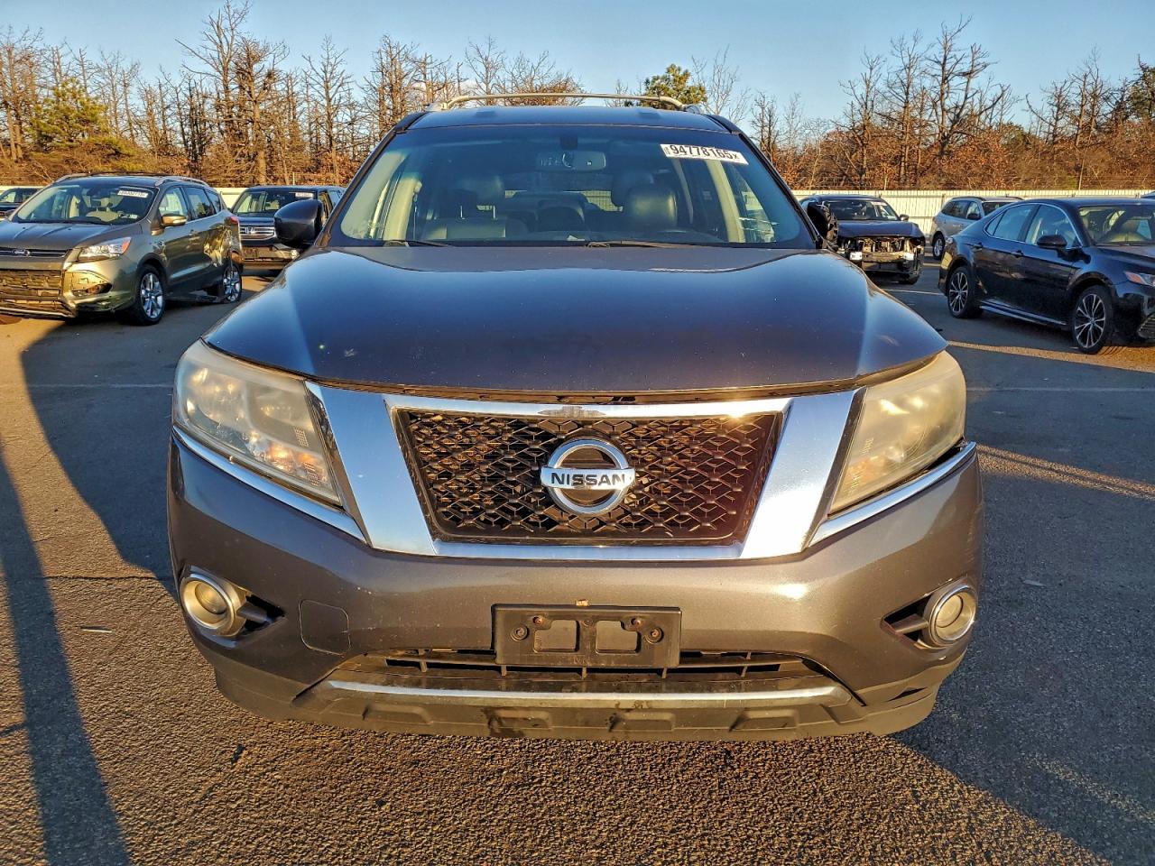 2014 Nissan Pathfinder S - Image 5