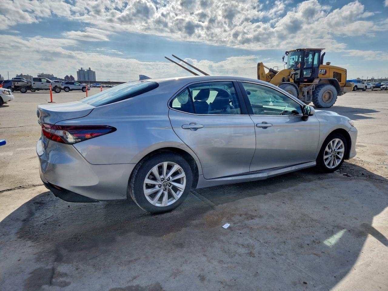 2024 Toyota Camry Le - Фото 3