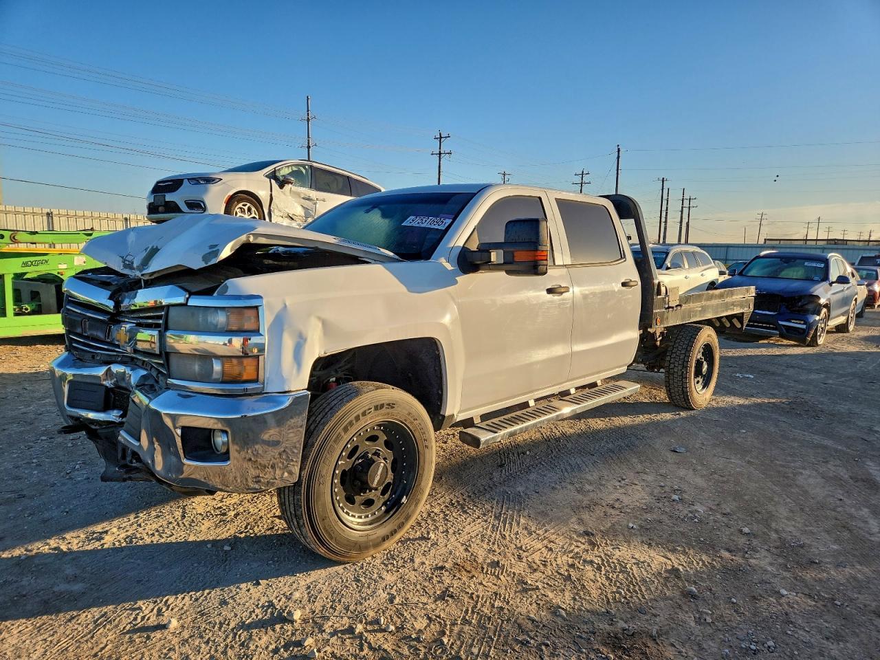 2015 Chevrolet Silverado Flatbed Truck - Фото 2