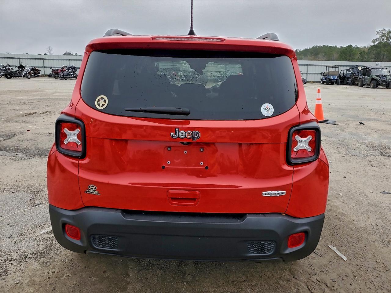 2019 Jeep Renegade Latitude - Image 6