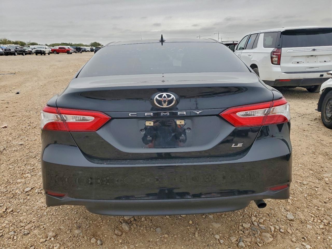 2020 Toyota Camry Le - Image 6