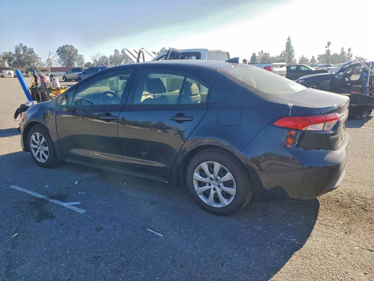 2020 Toyota Corolla Le - Фото 2