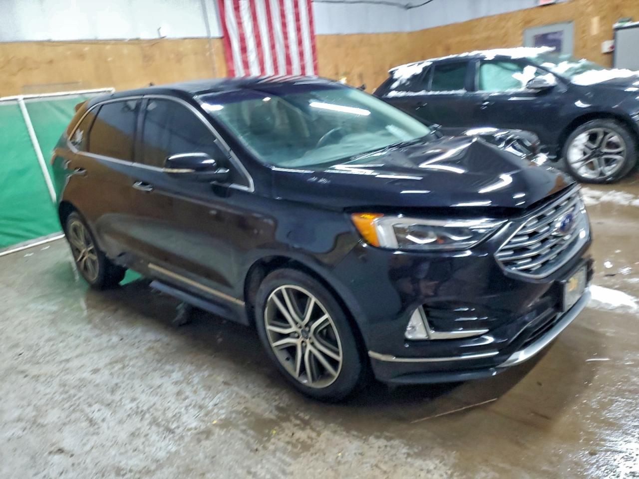 2019 Ford Edge Titanium - Image 4