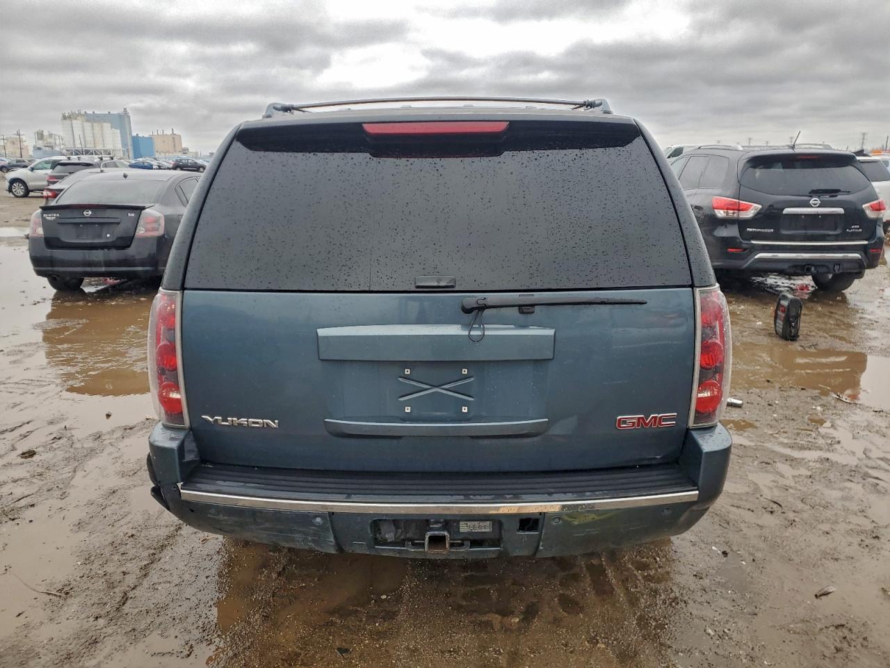 2007 GMC Yukon Denali - Image 6