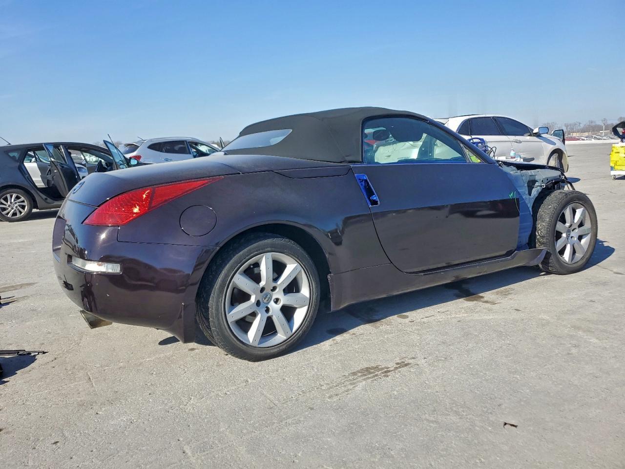 2004 Nissan 350Z Roadster - Фото 3