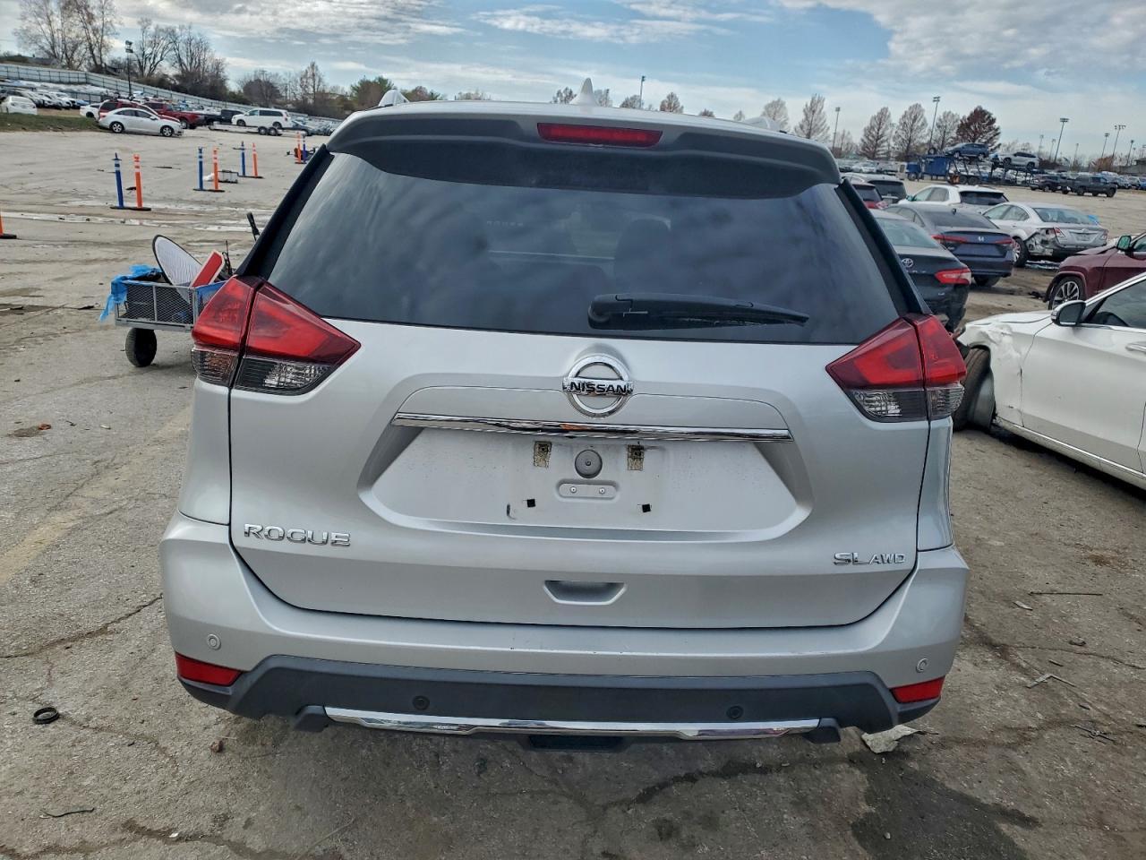 2020 Nissan Rogue S - Фото 6