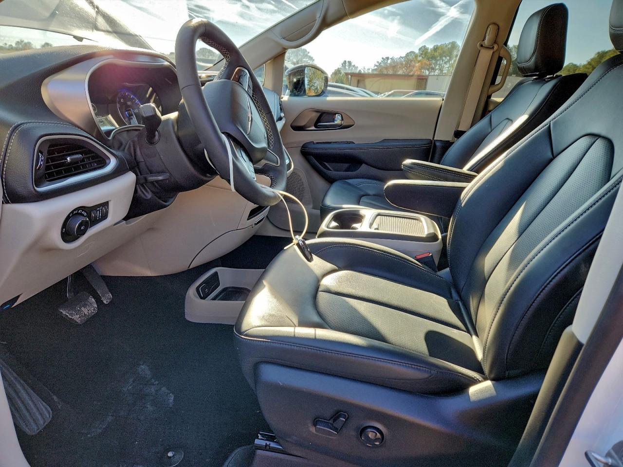 2024 Chrysler Pacifica Touring L - Фото 7