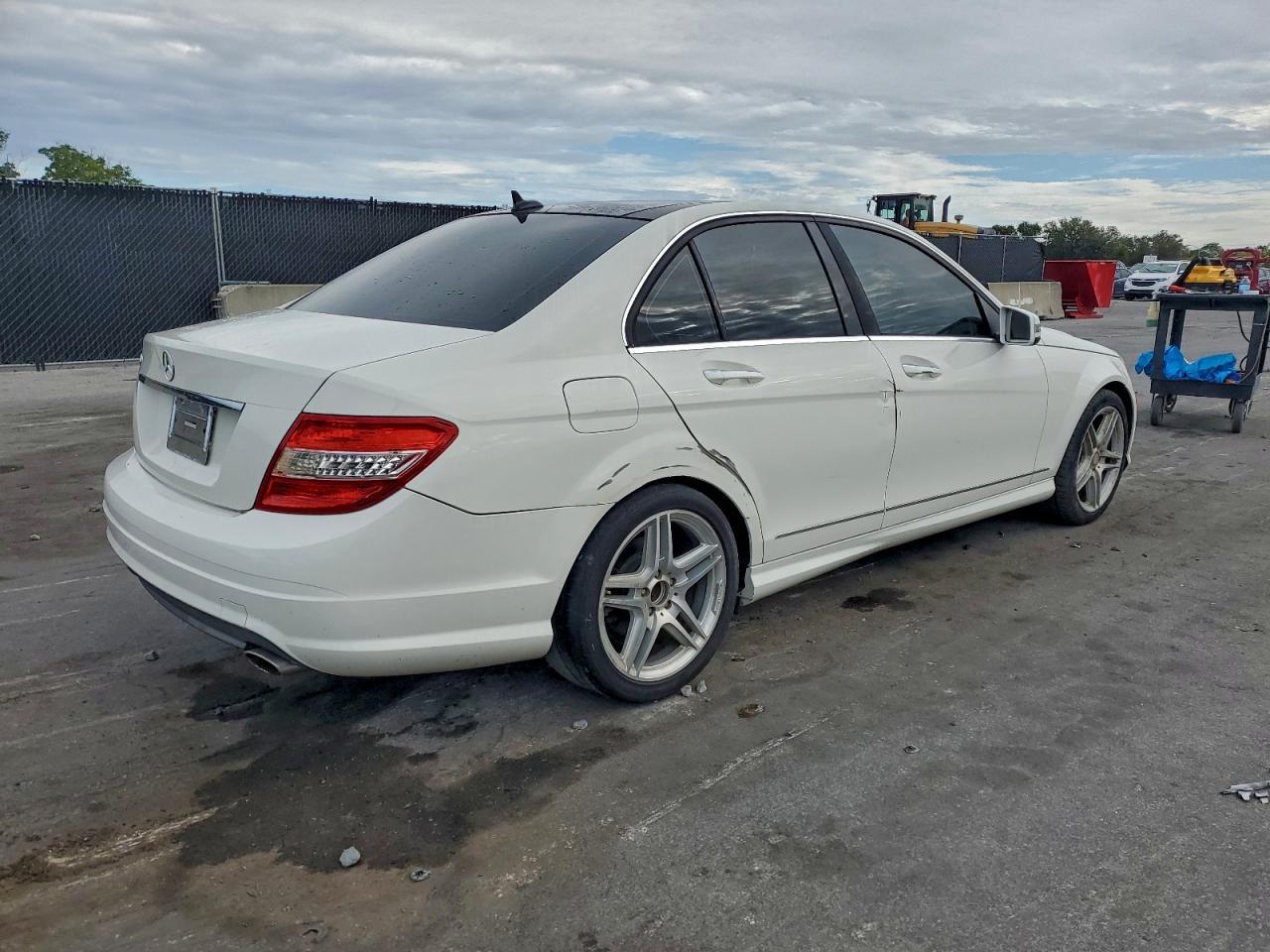 2011 Mercedes-Benz C 300 - Image 3