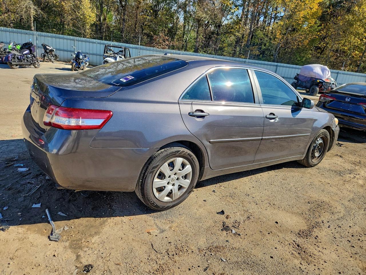 2011 Toyota Camry Le - Фото 5