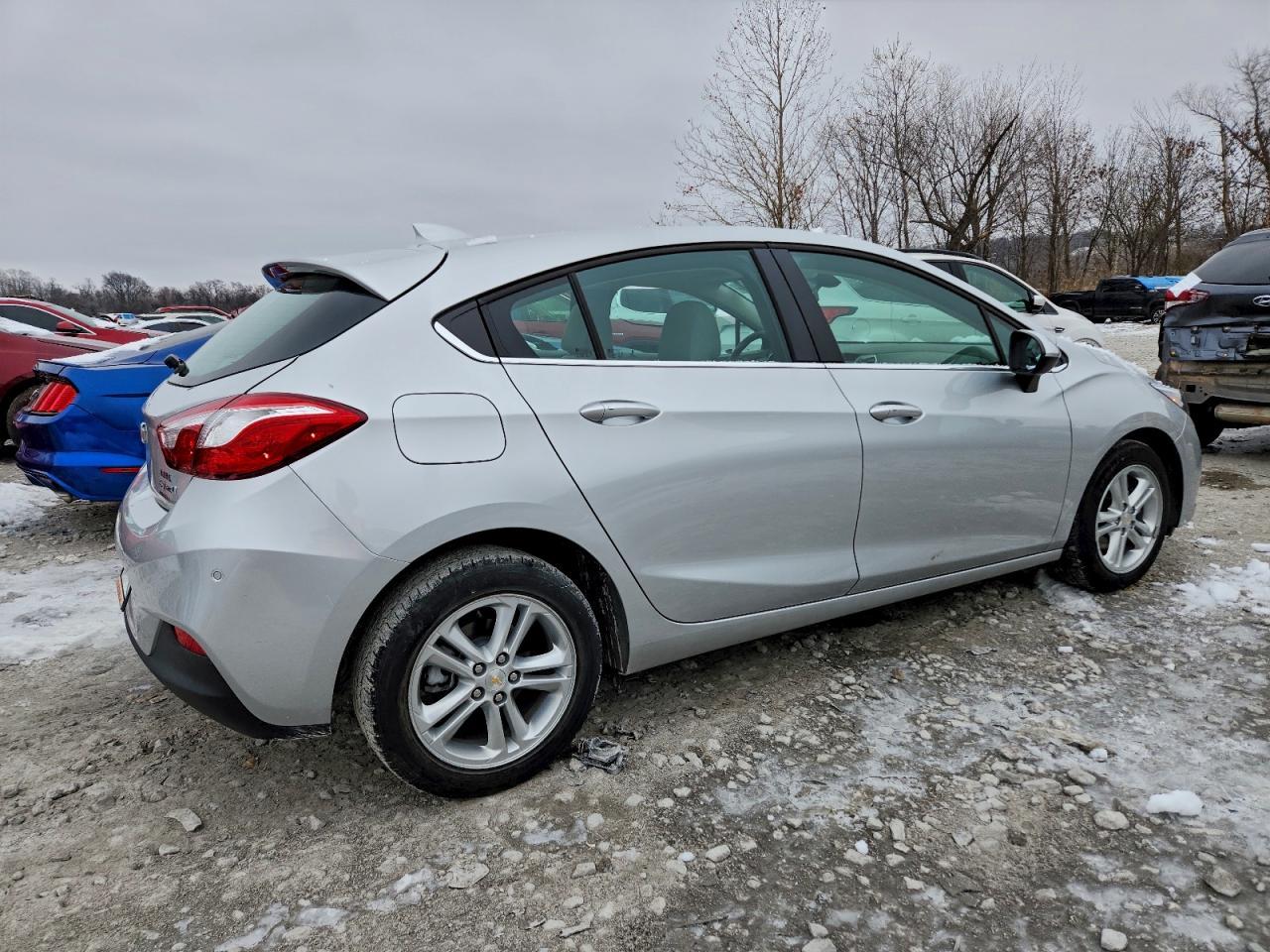 2018 Chevrolet Cruze Lt - Image 3