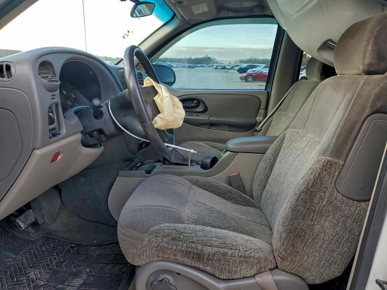 2002 Chevrolet Trailblazer - Image 7
