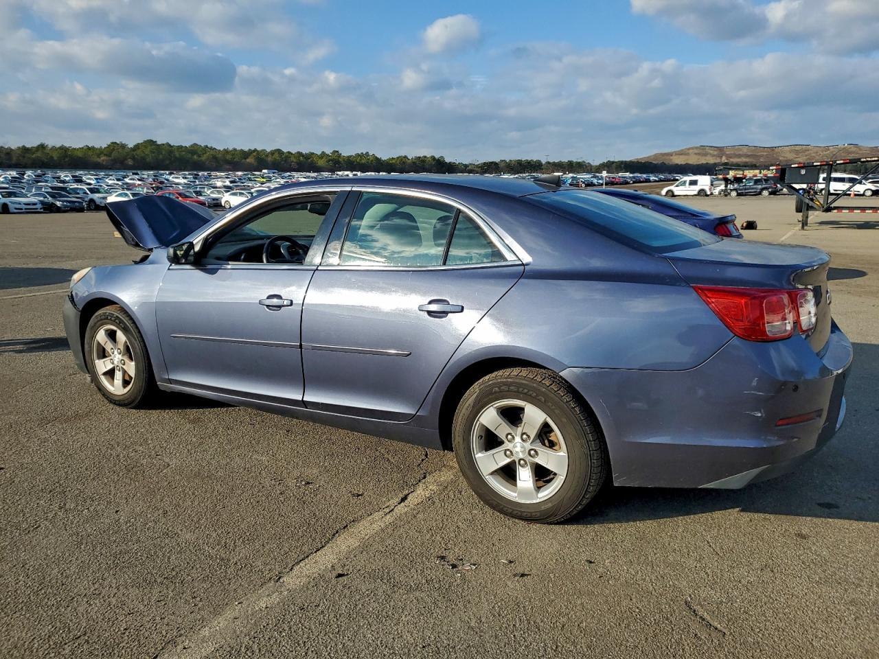 2013 Chevrolet Malibu Ls - Фото 2