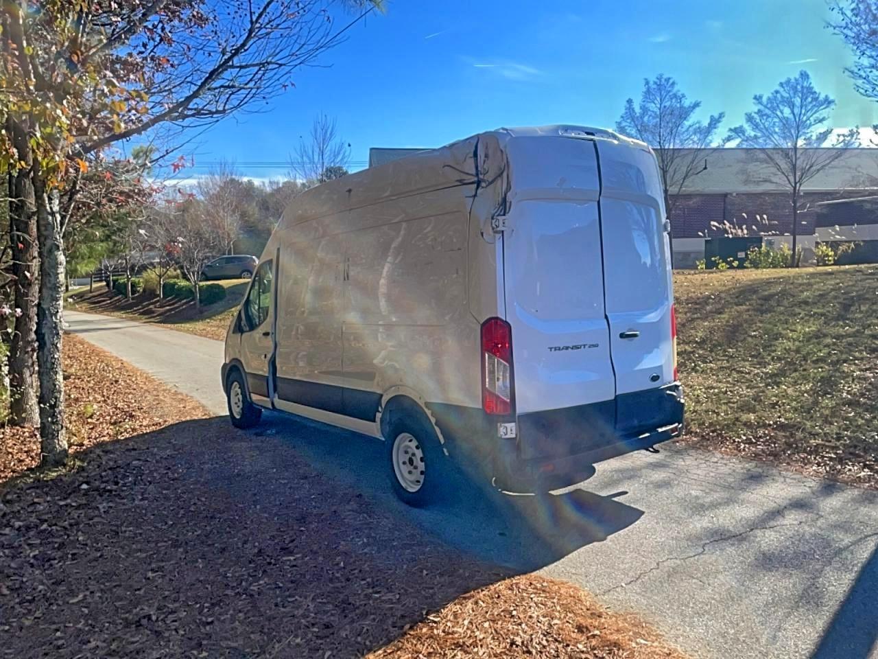 2022 Ford Transit T-250 - Фото 3