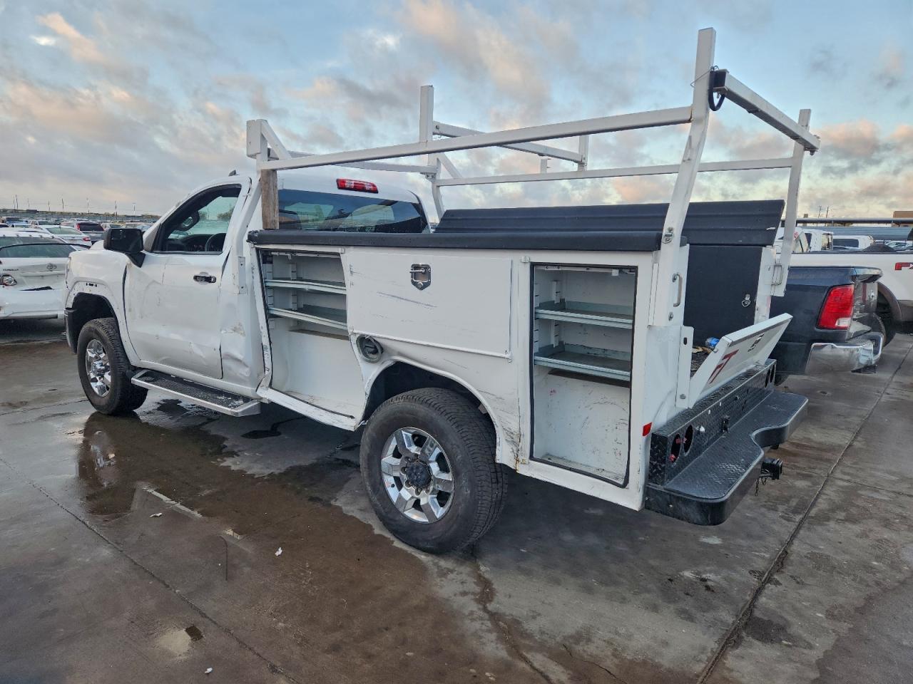 2024 GMC Sierra 2500Hd V8 Reg Cab 6.6L Service Body - Фото 2