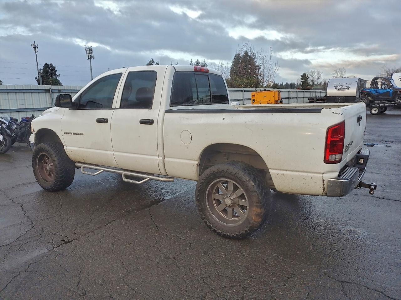 2004 Dodge Ram 2500 St - Фото 2