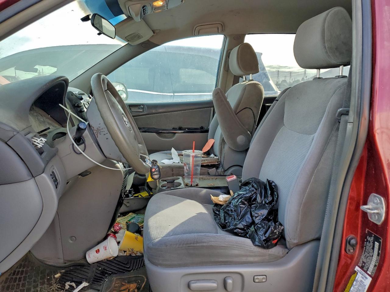 2005 Toyota Sienna - Фото 7