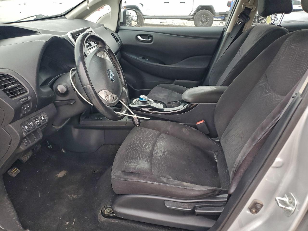 2014 Nissan Leaf S - Фото 7