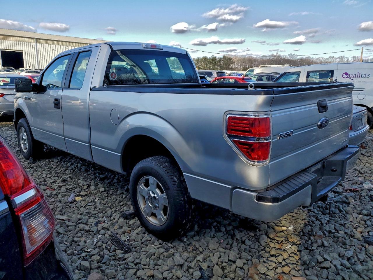 2014 Ford F150 Super Cab - Image 2