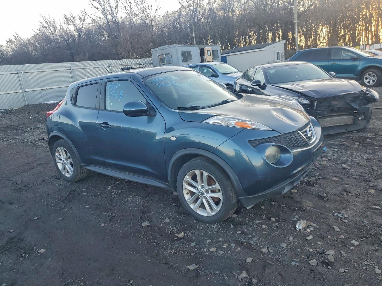 2011 Nissan Juke S - Фото 4