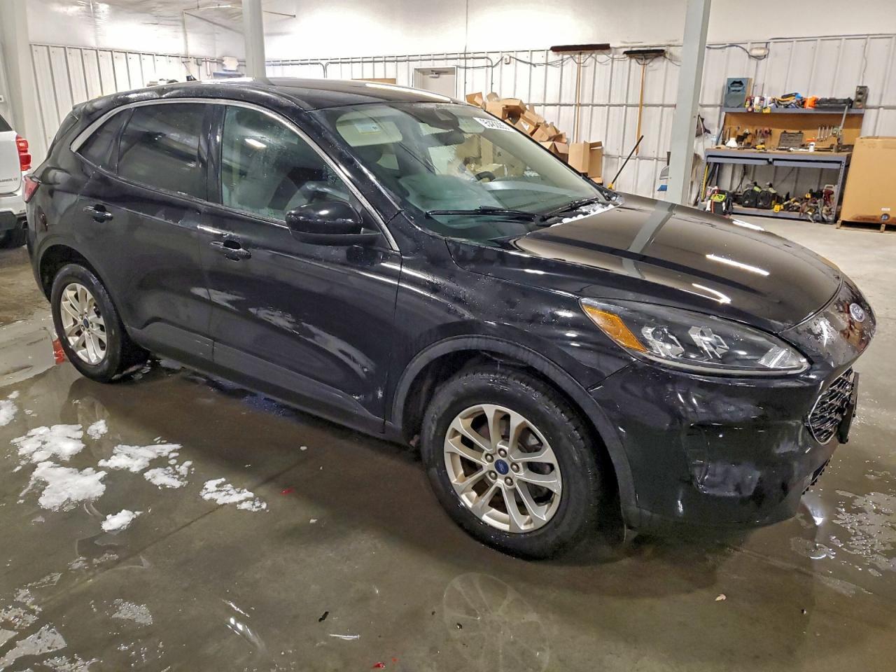 2020 Ford Escape Se - Фото 4