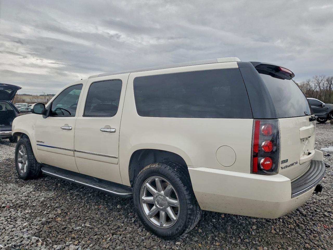 2011 GMC Yukon Xl Denali - Фото 2