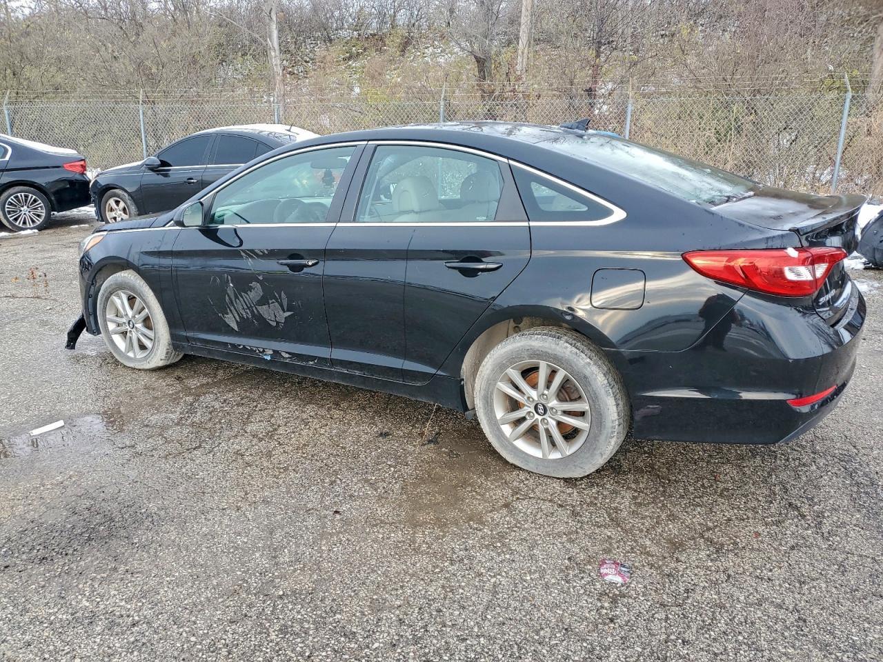 2017 Hyundai Sonata Se - Image 2