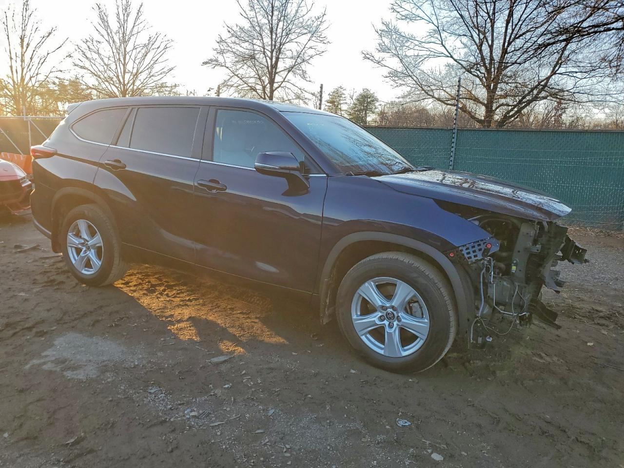 2023 Toyota Highlander L - Фото 4