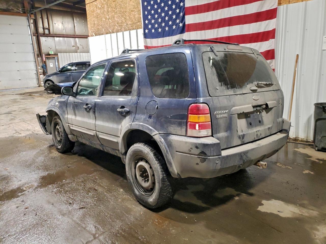 2004 Ford Escape Limited - Фото 2