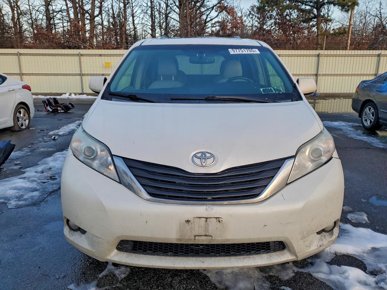 2015 Toyota Sienna Xle - Фото 5