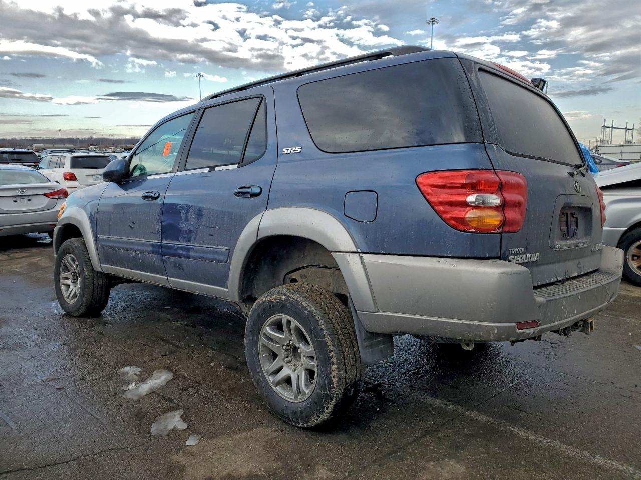 2003 Toyota Sequoia Sr5 - Image 2