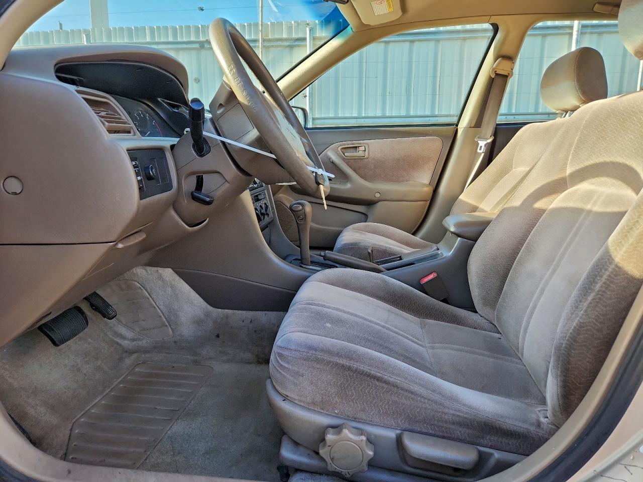 1997 Toyota Camry Le - Image 7