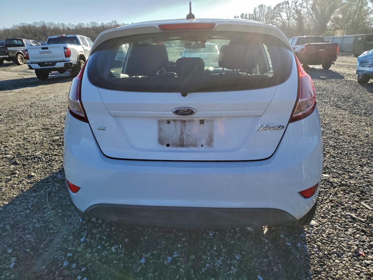 2016 Ford Fiesta Se - Фото 6