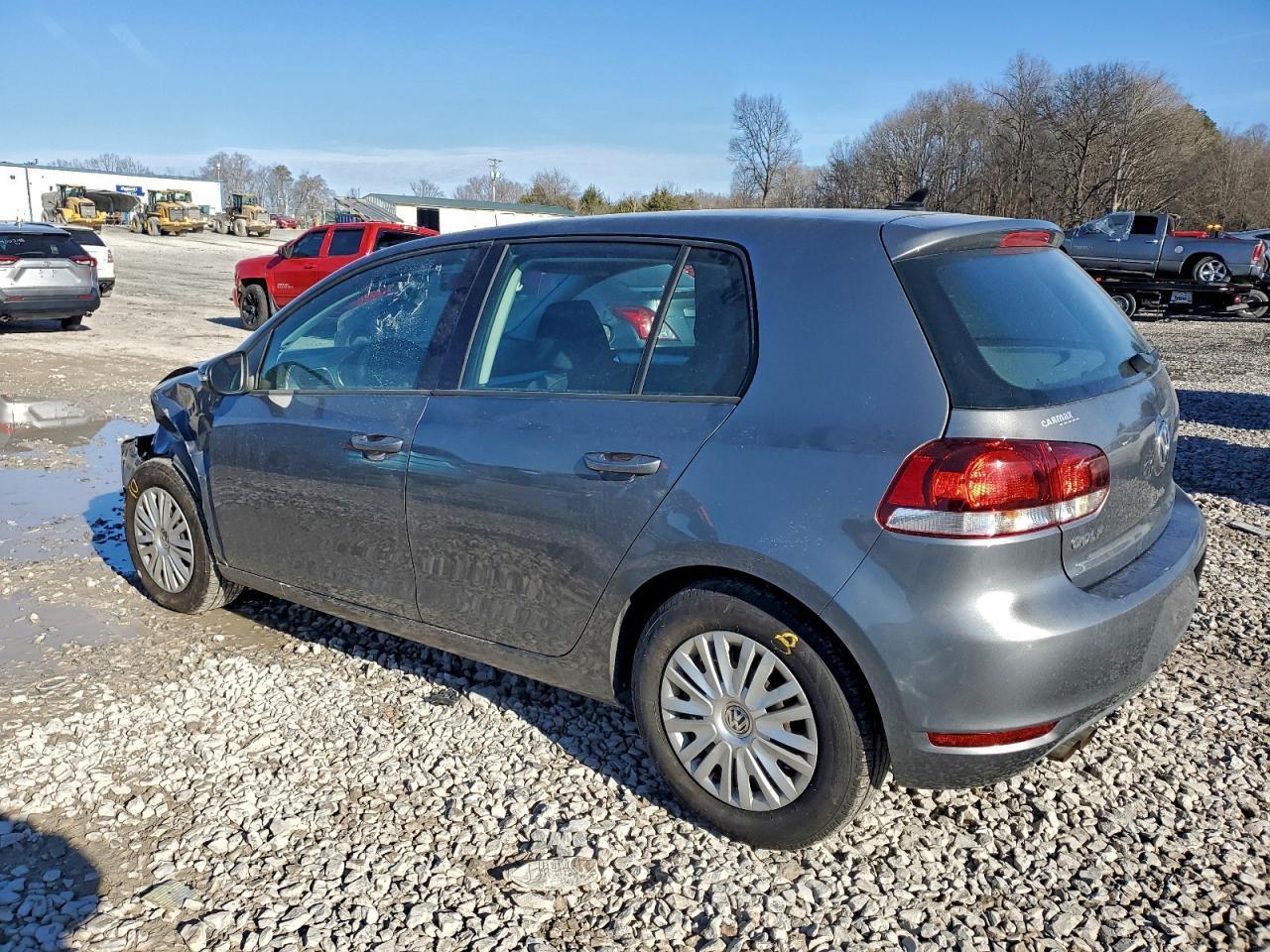 2013 Volkswagen Golf - Image 2