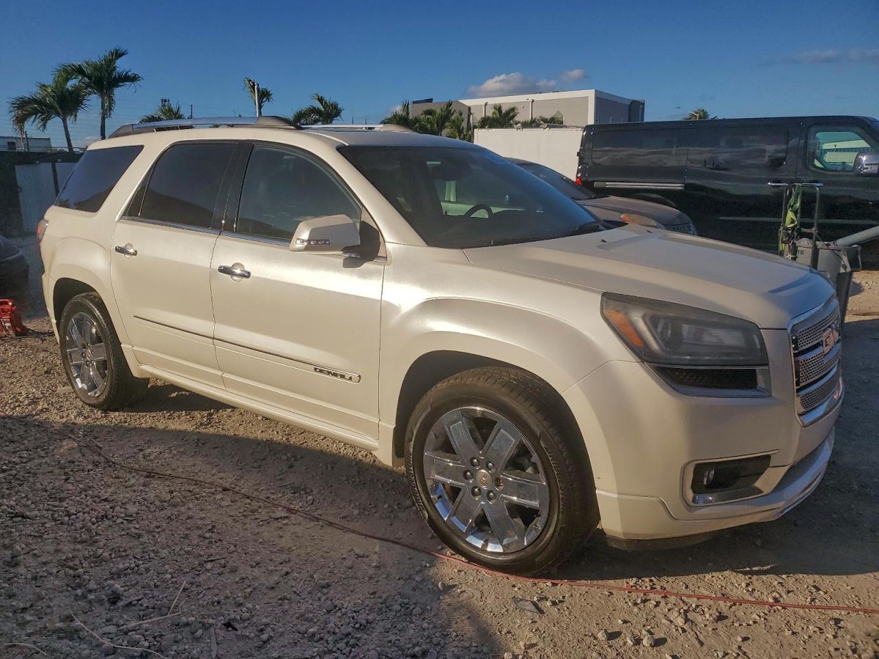 2015 GMC Acadia Denali - Image 4