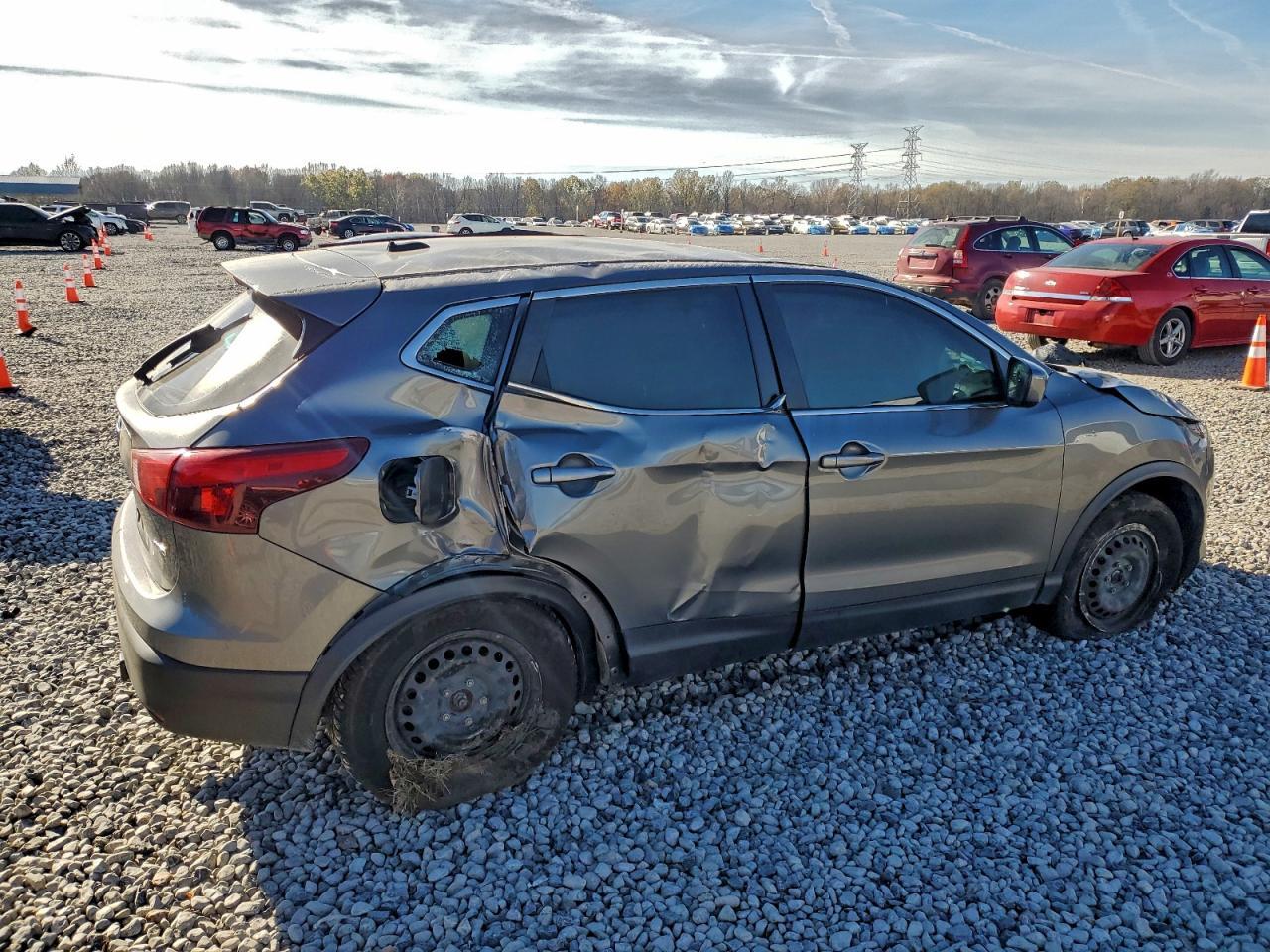 2019 Nissan Rogue Sport S - Фото 3