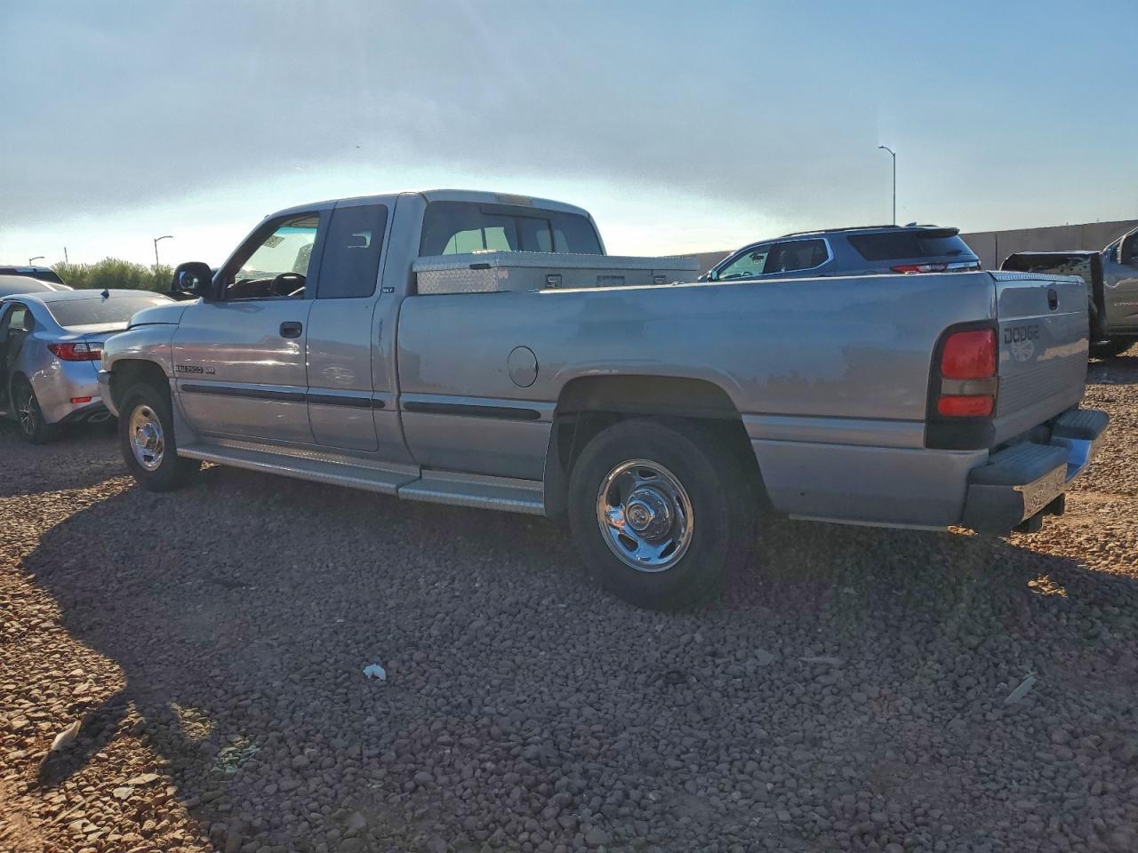 1999 Dodge Ram 2500 - Фото 2